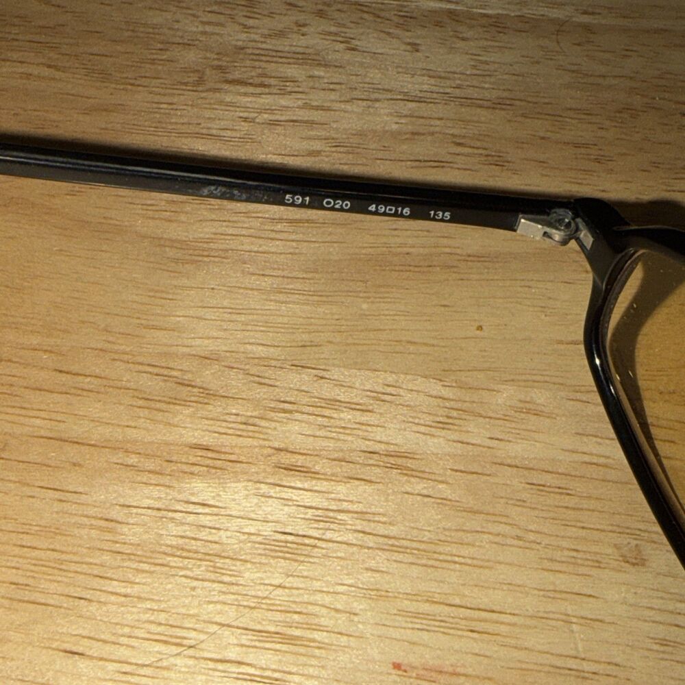 Emporio Armani 591 020  49 16 135 Full Rim  Used Eyeglasses Frames - Eyewear - Picture 7 of 7